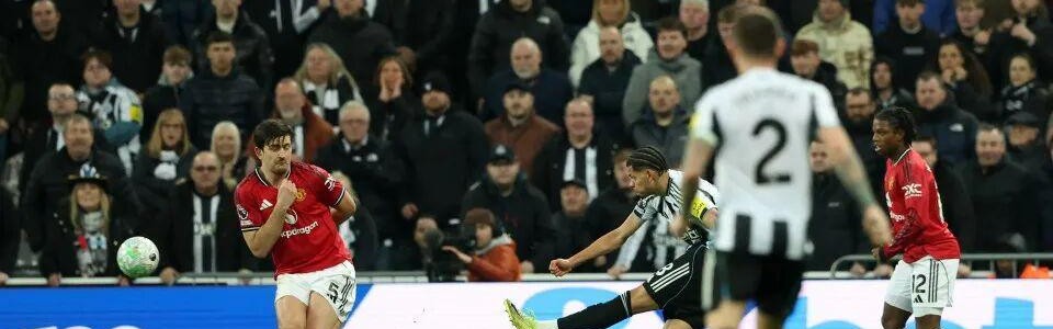 开云-曼联1-2被十人纽卡绝杀！卡里克遭首败，终极考验将定其能否转正