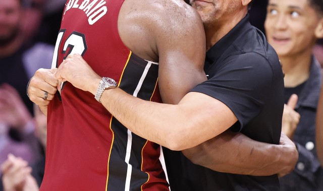 开云-阿里纳斯：若阿德巴约79分时被换下 他整个生涯都会遗憾&amp;怨恨教练